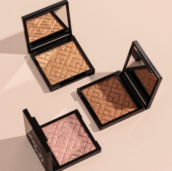 Halo On High - Cream-To-Powder Luminizer - Picture 12 of 12